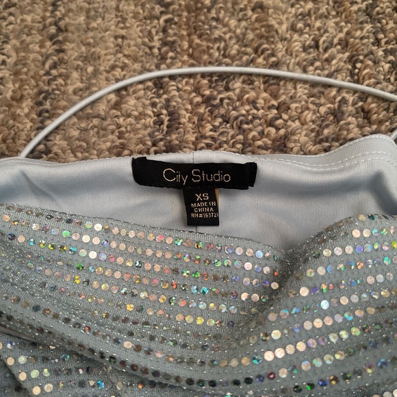 Light Blue Sequence Dress, Mini dress, brand new and in great condition - Picture 4 of 5